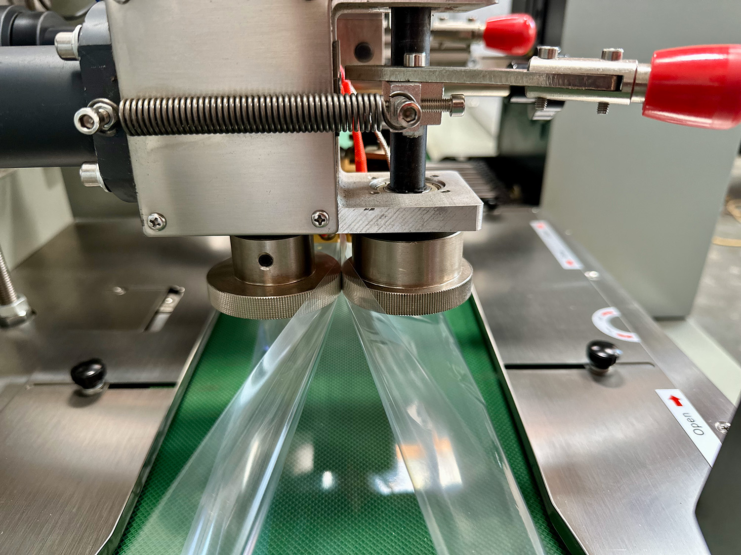Pressure Folder Flow Wrappers | High-Performance Packaging Machines