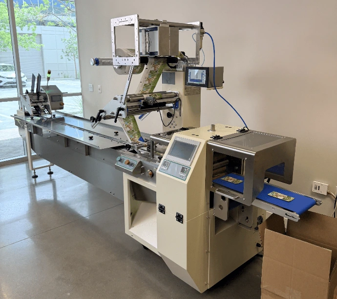 Gift card packaging machine with card feeding system